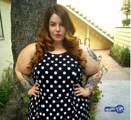 تيس هوليداي.. اضخم عارضة ازياء في العالم ترد على الشتائم العربية التي تصلها على انستغرام