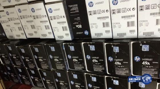 “التجارة” تغلق مستودعين لتخزين أحبار الطابعات وشواحن الهواتف المقلدة في الرياض‎