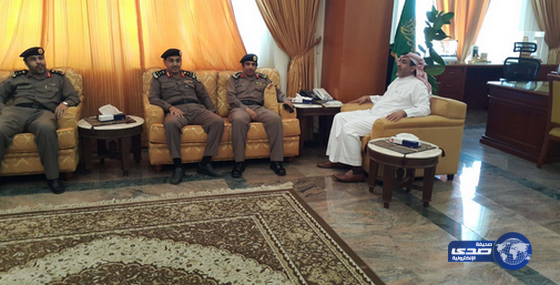 محافظ ينبع يلتقى القيادات الأمنية بالمحافظة