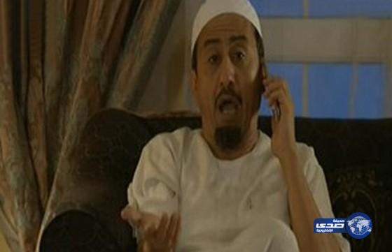 بالفيديو:ناصر القصبي يتحدث بجهاز “الآيفون” بالمقلوب في مسلسل سيلفي