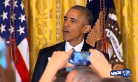 بالفيديو:أوباما يطرد رجل قاطعه عدة مرات خلال إلقاء كلمته