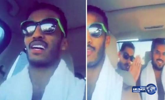 بالفيديو: هزازي يتوجه لأداء العمرة بعد توقيعه للنصر