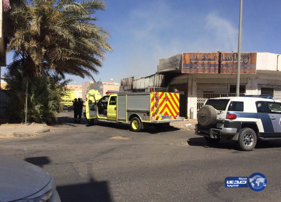 الدفاع المدني بتبوك يخمد حريق بمستودع أثاث‎