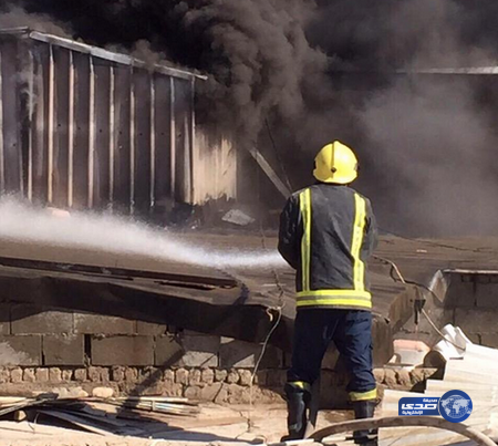 الدفاع المدني بجدة يسيطر على حريق باب شريف