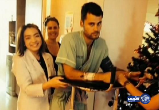 بالفيديو: شاب استرالي سقط من الطابق السادس وهو يسير في نومه