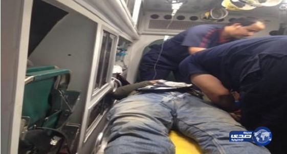 نجاة عاملين سقطا من علو بالهفوف