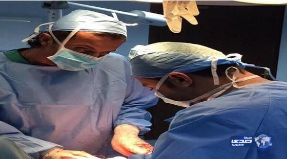 طبيب كويتي ينجز أكثر من 28 عملية وهو صائم عقب تفجير مسجد الإمام الصادق