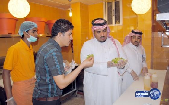 بلدية عوالي المدينة تتعقب المحلات المخالفة للاشتراطات الصحية‎