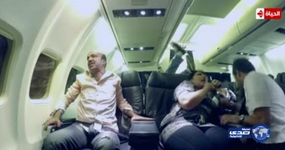 بالفيديو.. انهيار إيمان السيد وسليمان عيد في «هبوط اضطراري»