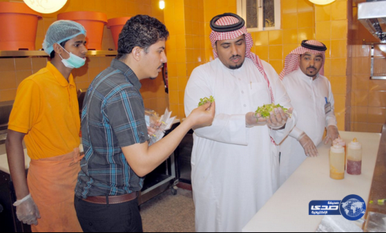 بلدية عوالي المدينة تتعقب المحلات المخالفة للاشتراطات الصحية