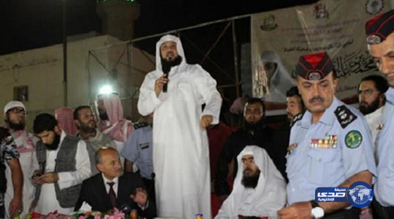 بالصور:حشد جماهيري يضطر الأمن الأردني لإنهاء محاضرة للشيخ العريفي