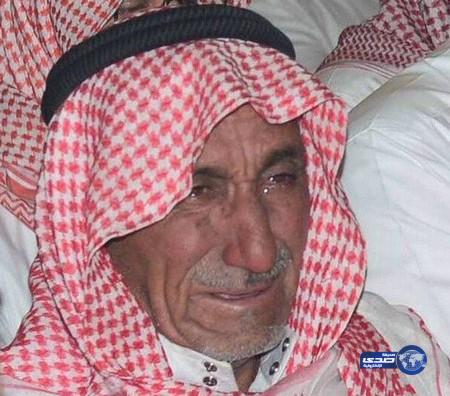 بكاء حار لوالد الشهيد المالكي لدى تشييع جثمانه