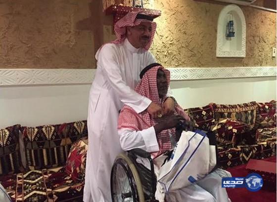 عضو هلالي ولاعب نصراوي ينتهي بهما الحال نزيلين بدار المسنين.. والنعيمة يتأثر لرؤيتهما