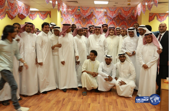 القصبي يلتقي أيتام بر جدة ويشيد بالحاصلين على الماجستير والبكالوريوس
