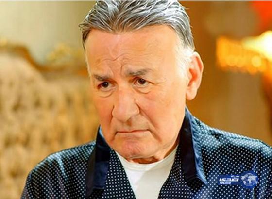 عزت أبوعوف يوضح حقيقة مرضه وظهوره بوجه شاحب: الاضاءة كانت زفت!