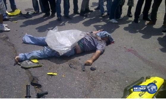 قوات الجيش الثالث تقتل تكفيريا وتضبط آخر بسيناء