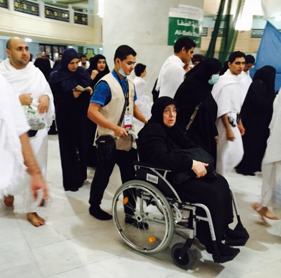 25 شابا من مكتب رعاية الشباب بجازان يشاركون في خدمة المعتمرين