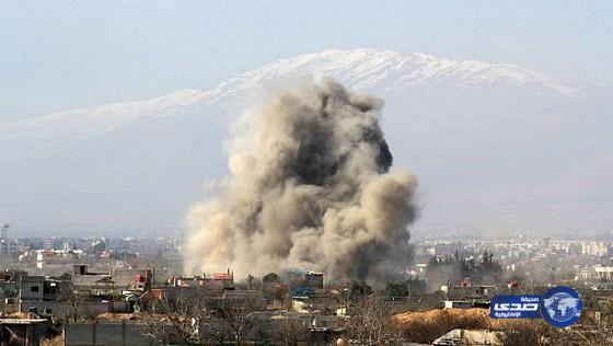 مقتل 13 مدنيًا بينهم سبعة أطفال في قصف جوي لنظام الأسد على شمال سوريا