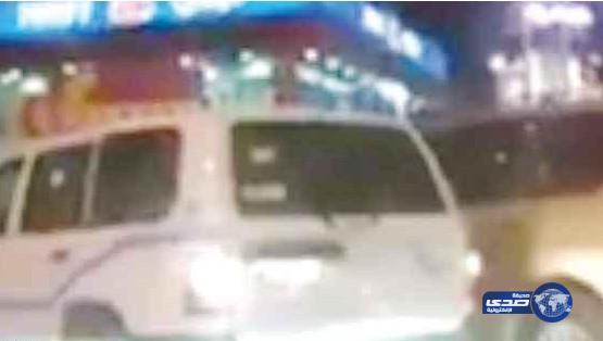 التحقيق في مطاردة الهيئة لسيارة فتيات