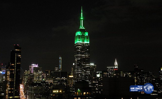 إضاءة مبنى امباير ستايت باللون الأخضر احتفالاً بعيد الفطر