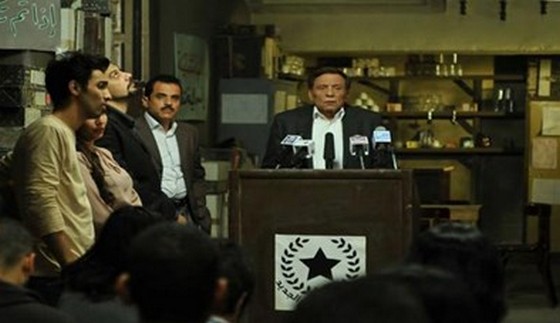 دمياط تثور ضد عادل إمام وتطالب بمنعه من دخولها