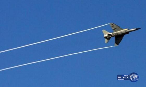 طائرة ليبية تغرق سفينة تقل مسلحين وذخائر