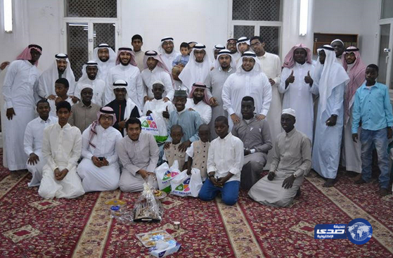 “فرحتنا معهم” ترسم البسمة على محيا أطفال غليل جدة بعيد الفطر المبارك