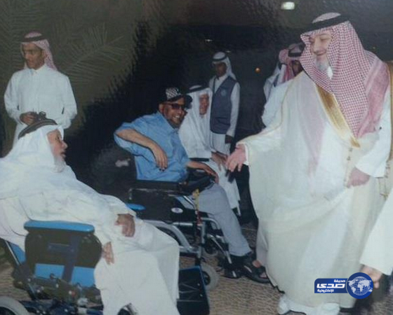 بالصور: خالد بن طلال يتوجه لدار المسنين بعد زيارة النعيمة لهم وتفاجئه بعضو هلالي ولاعب نصراوي