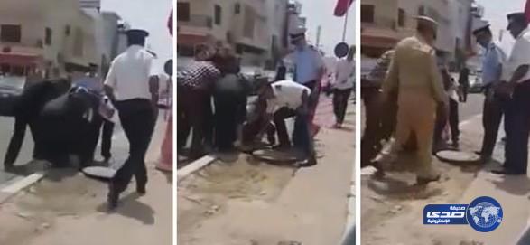 بالفيديو: سقوط سيدة في بالوعة أمام مسؤول مغربي