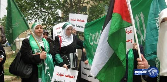 “حماس ” تعتزم تجنيد النساء