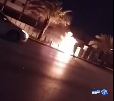 بالفيديو .. مجهول يشعل النار في إحدى كاميرات &#8220;ساهر&#8221; ويلوذ بالفرار