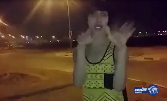 بالفيديو.. شاب مراهق يقتل “الرجال” من أجل الرقص على أغنية ؟!