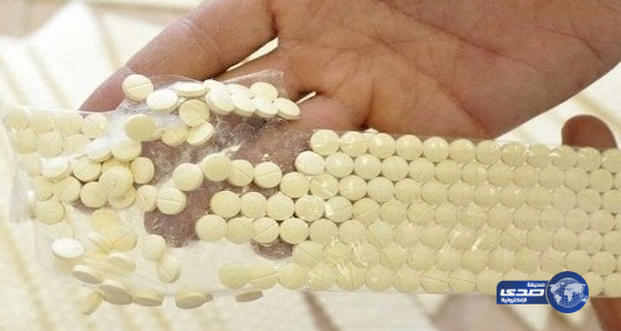 إحباط تهريب كمية مخدرات أخفاها مهربان بأحشائهما