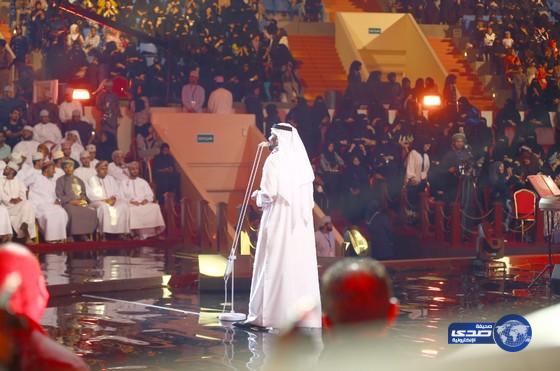 حسين الجسمي وجمهور مهرجان “صلالة” ينثرون الفرح في سلطنة عمان