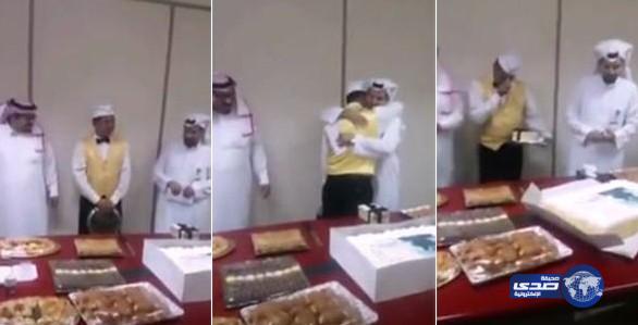 فيديو: فلبيني يرتب البوفية للأحتفال بإسلامه دون علمه