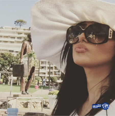 شوفوا اللي وراها..