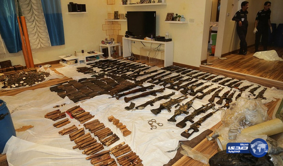 وزارة الداخلية الكويتية تعلن ضبط ثلاثة إرهابيين وأسلحة ومواد متفجرة