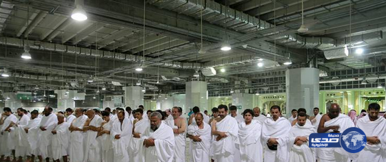 أسر شهداء مسجد قوة الطوارئ بعسير يؤدون مناسك العمرة