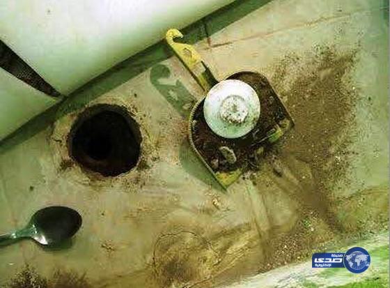 طفل يكتشف بالصدفه عمل سحري في غرفة نومه اهله