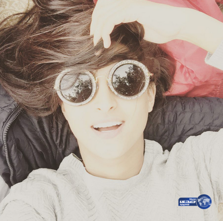 سيلفي تحت الشجرة..