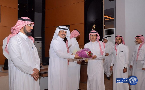 تعليم القصيم يستقبل المعلمين الجدد بالورود