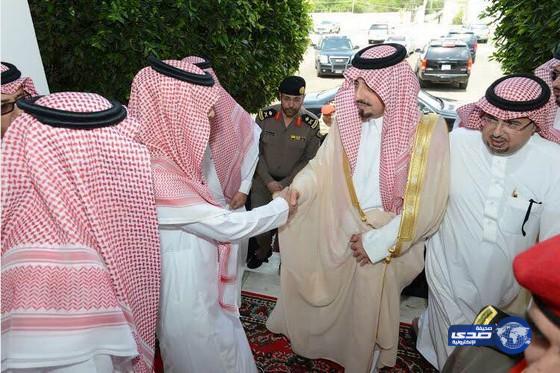 الأمير فيصل بن خالد يقدم العزاء في وفاة المتحمي