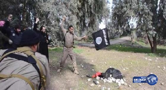 “داعش” يرجم فتاة حتى الموت في الموصل