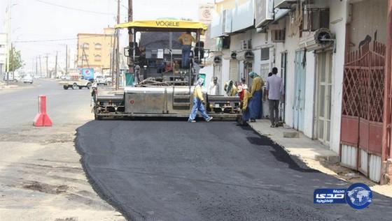 بلدية النقيع تقوم بـ(بزفلتة) المنطقة المركزية