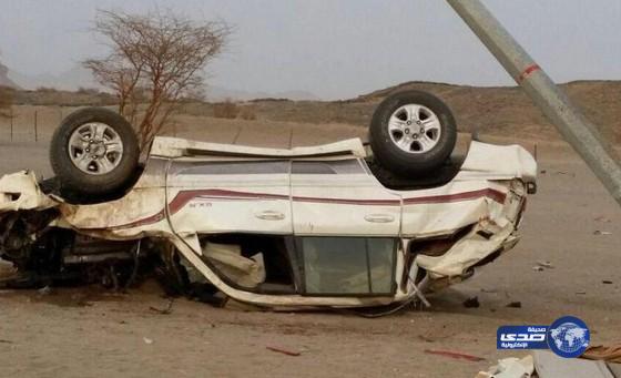 انقلاب يتسبب في وفاة وإصابة 4 أشقاء في بدر