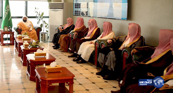 رئيس ديوان المظالم  يلتقي بالقضاة الحاصلين على دبلوم القانون الإداري