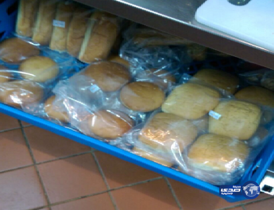 أغلقت أمانة منطقة نجران أحد السوبر ماركات التجارية