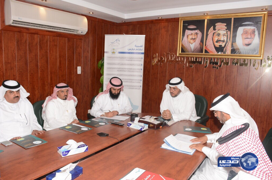 تعليم نجران يواجه عقبة تعليم الصفوف الأولية إلكترونيا بالمدارس الذكية