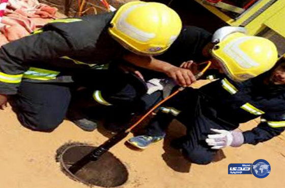 مدني الجوف يباشر حالة سقوط شخص داخل بئر في بسيطاء الجوف