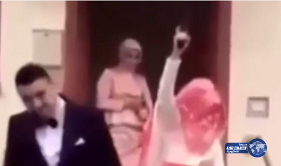 فيديو: عروس تطلق النار في زفافها